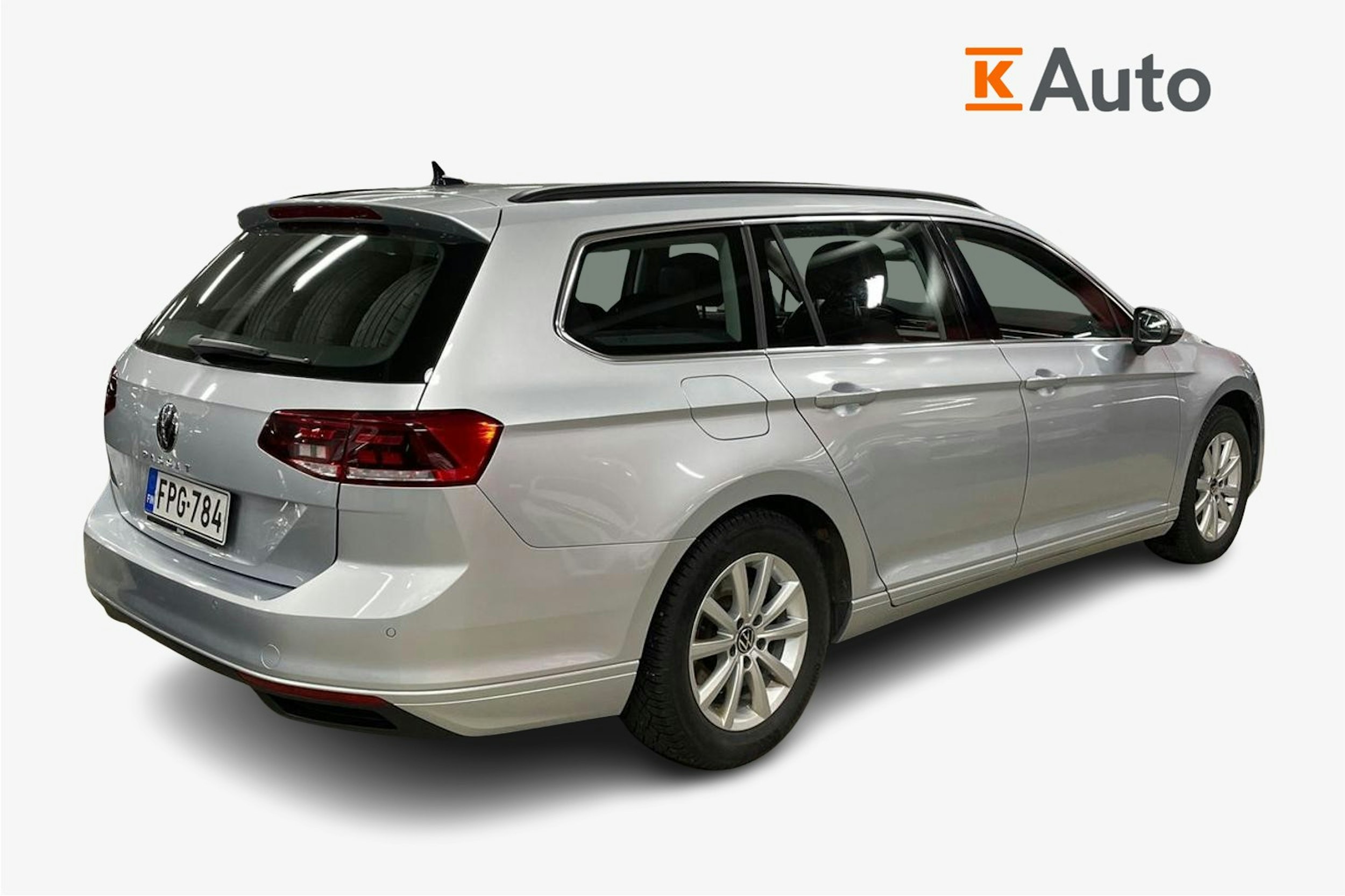 harmaa Volkswagen Passat 2022 kuva 2.