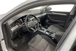 harmaa Volkswagen Passat 2022 kuva 3.
