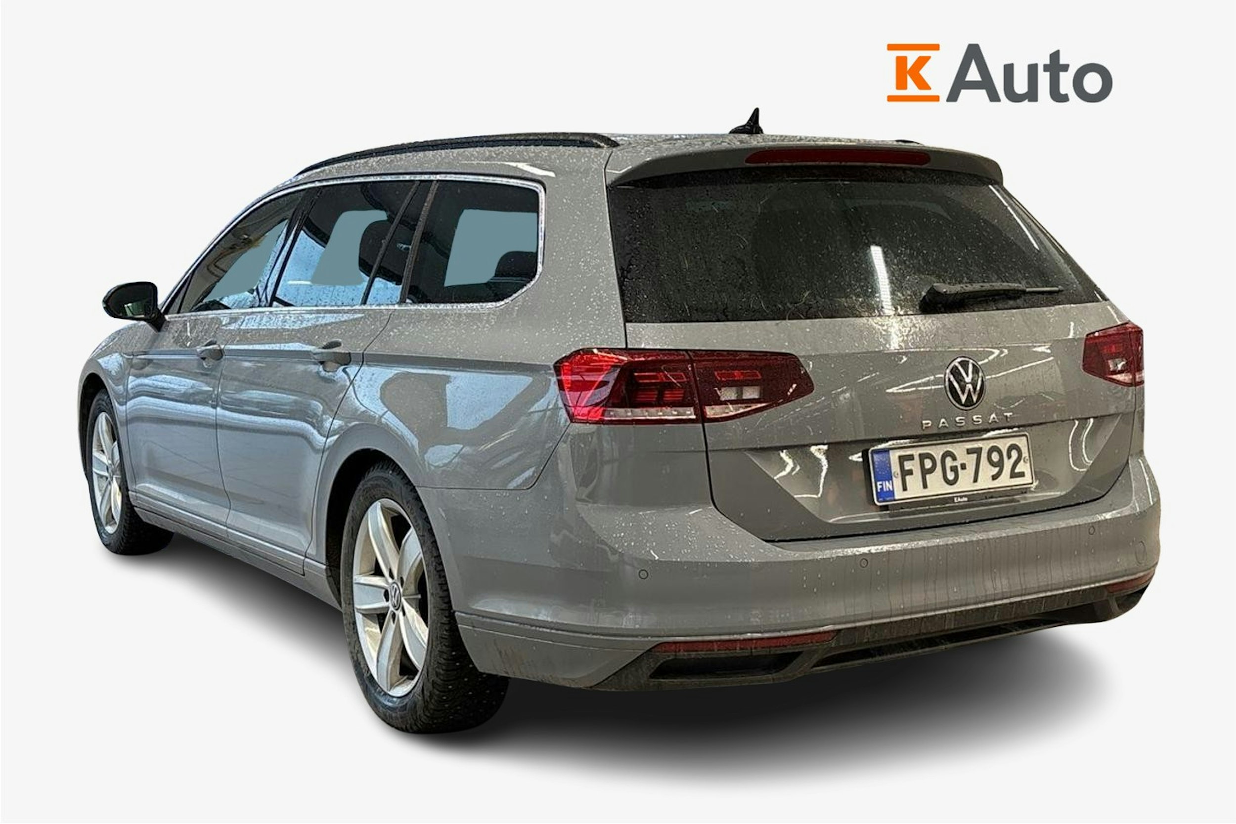 harmaa Volkswagen Passat 2022 kuva 2.