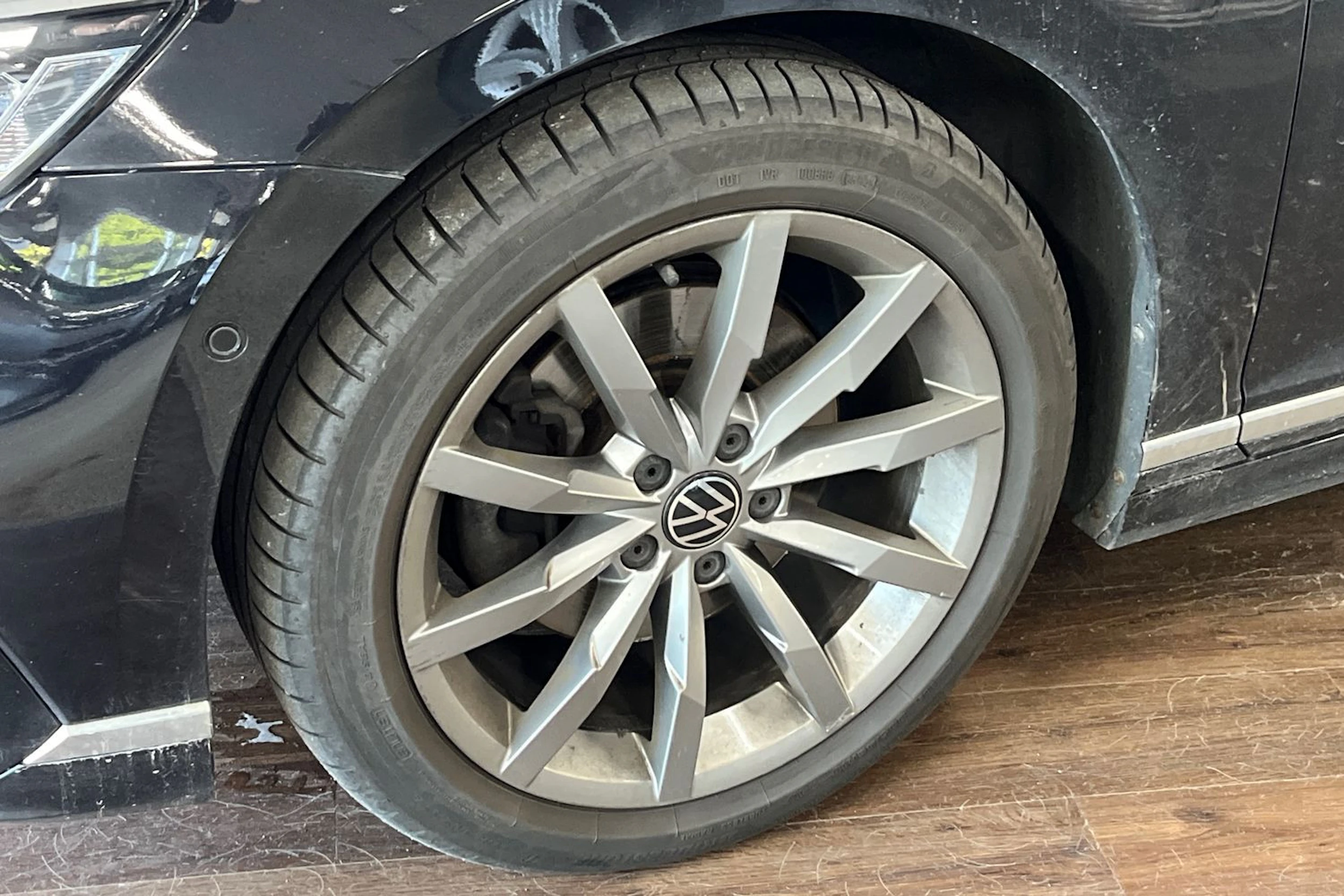 Musta Volkswagen PASSAT 2022 kuva 4.