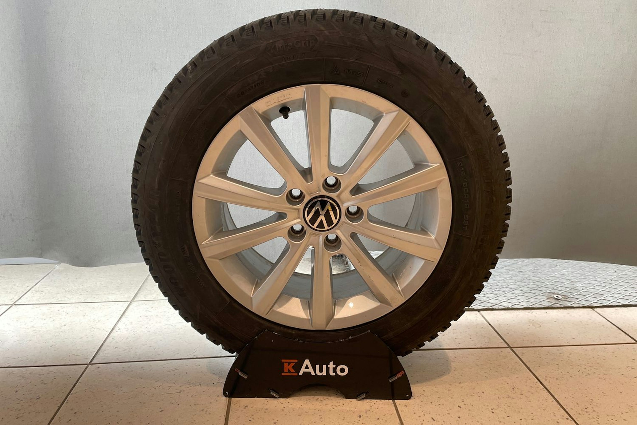 musta Volkswagen Passat 2022 kuva 14.