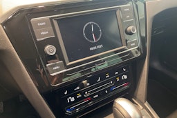 musta Volkswagen Passat 2022 kuva 18.