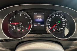 musta Volkswagen Passat 2022 kuva 19.