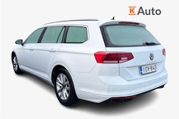 valkoinen Volkswagen Passat 2022 kuva 2.