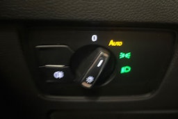 valkoinen Volkswagen Passat 2022 kuva 17.