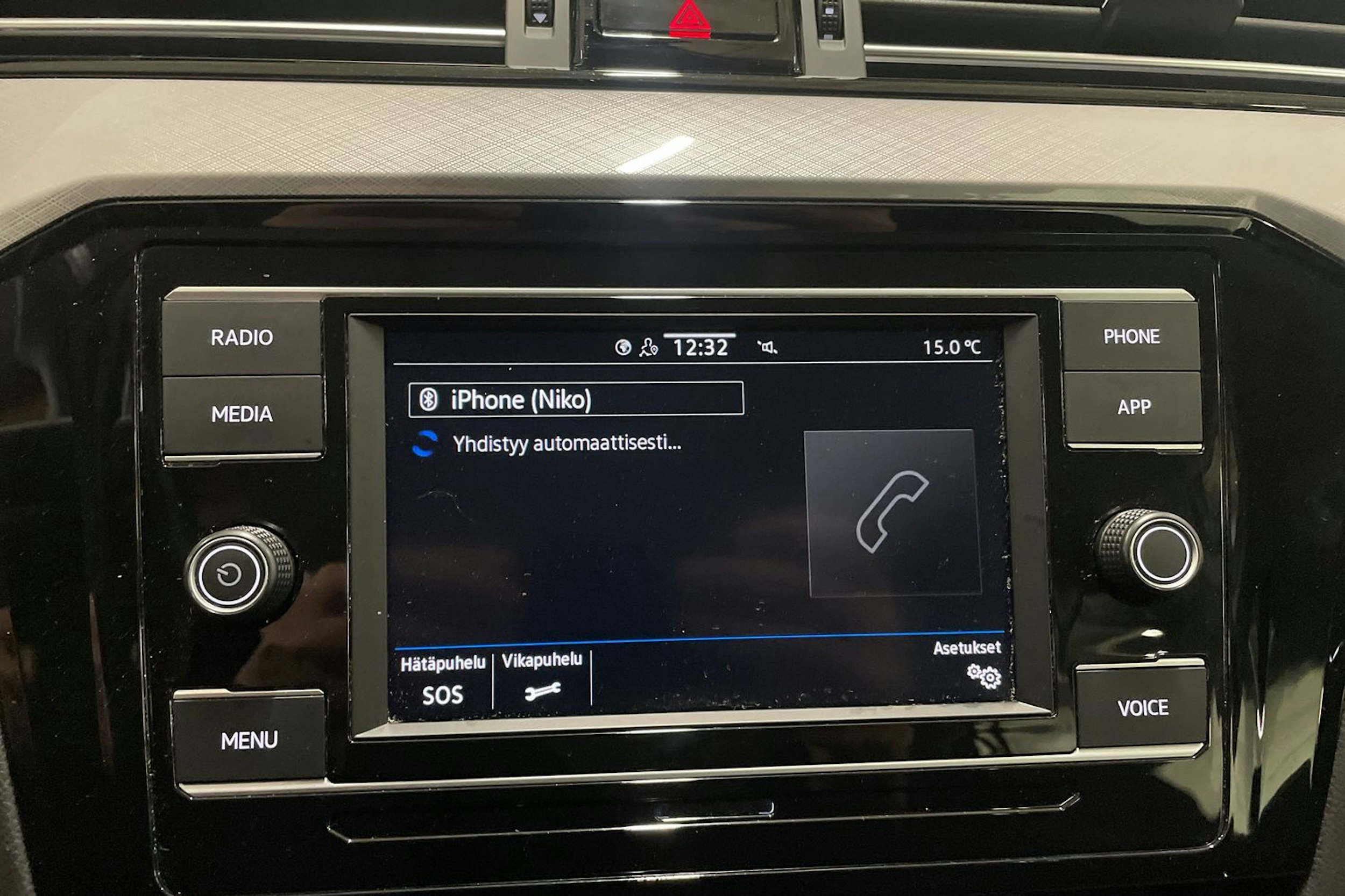 valkoinen Volkswagen Passat 2022 kuva 21.