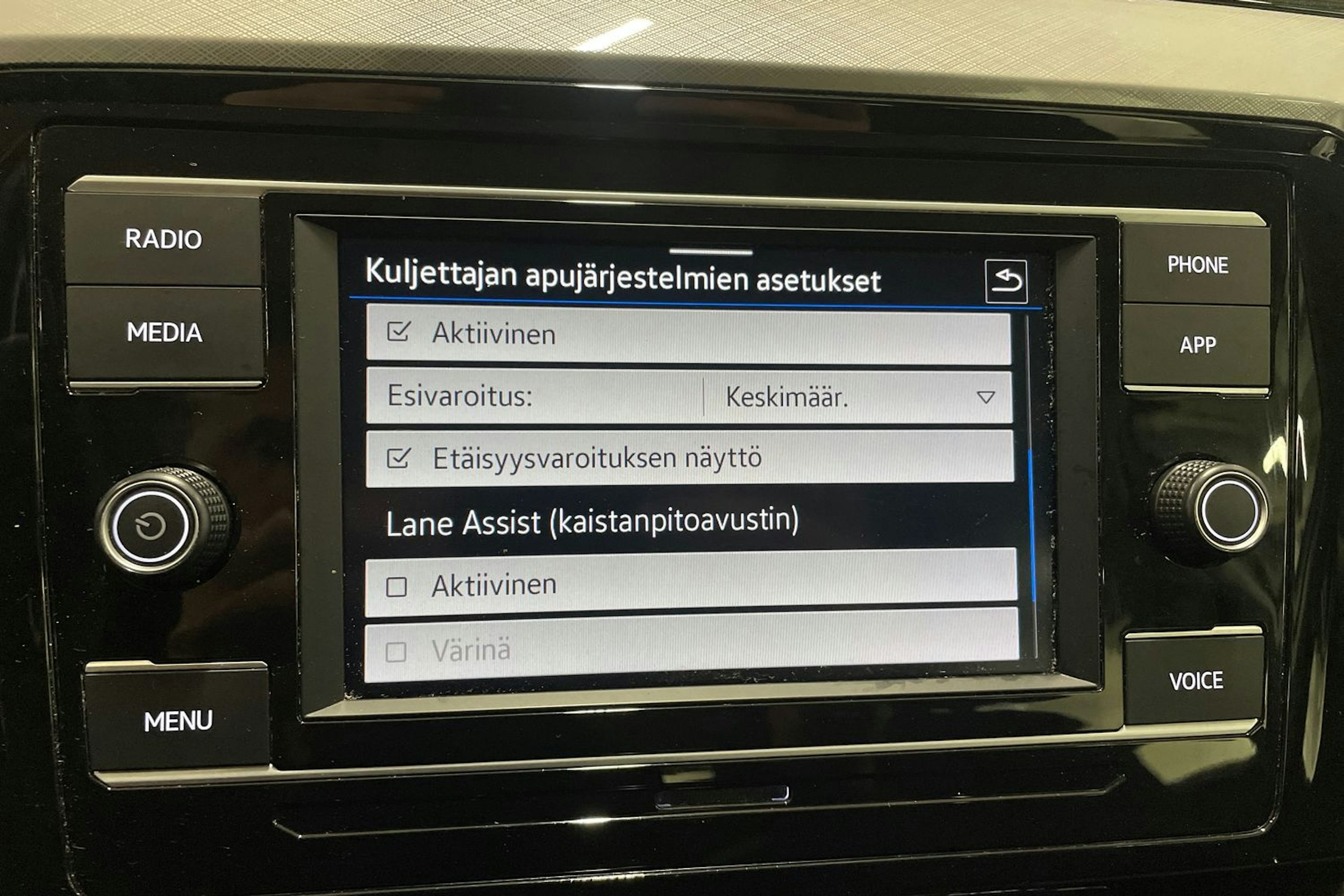 valkoinen Volkswagen Passat 2022 kuva 23.