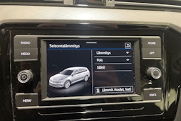 valkoinen Volkswagen Passat 2022 kuva 27.
