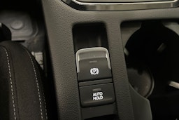 valkoinen Volkswagen Passat 2022 kuva 30.