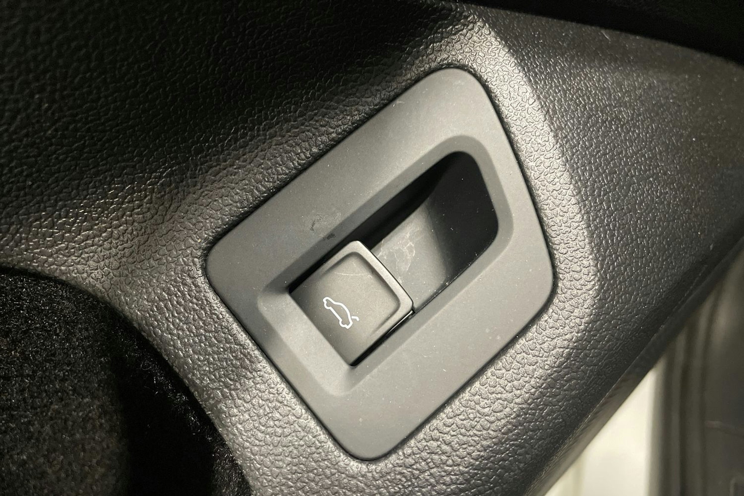 valkoinen Volkswagen Passat 2022 kuva 34.