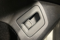 valkoinen Volkswagen Passat 2022 kuva 34.