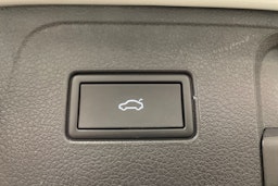 valkoinen Volkswagen Passat 2022 kuva 37.