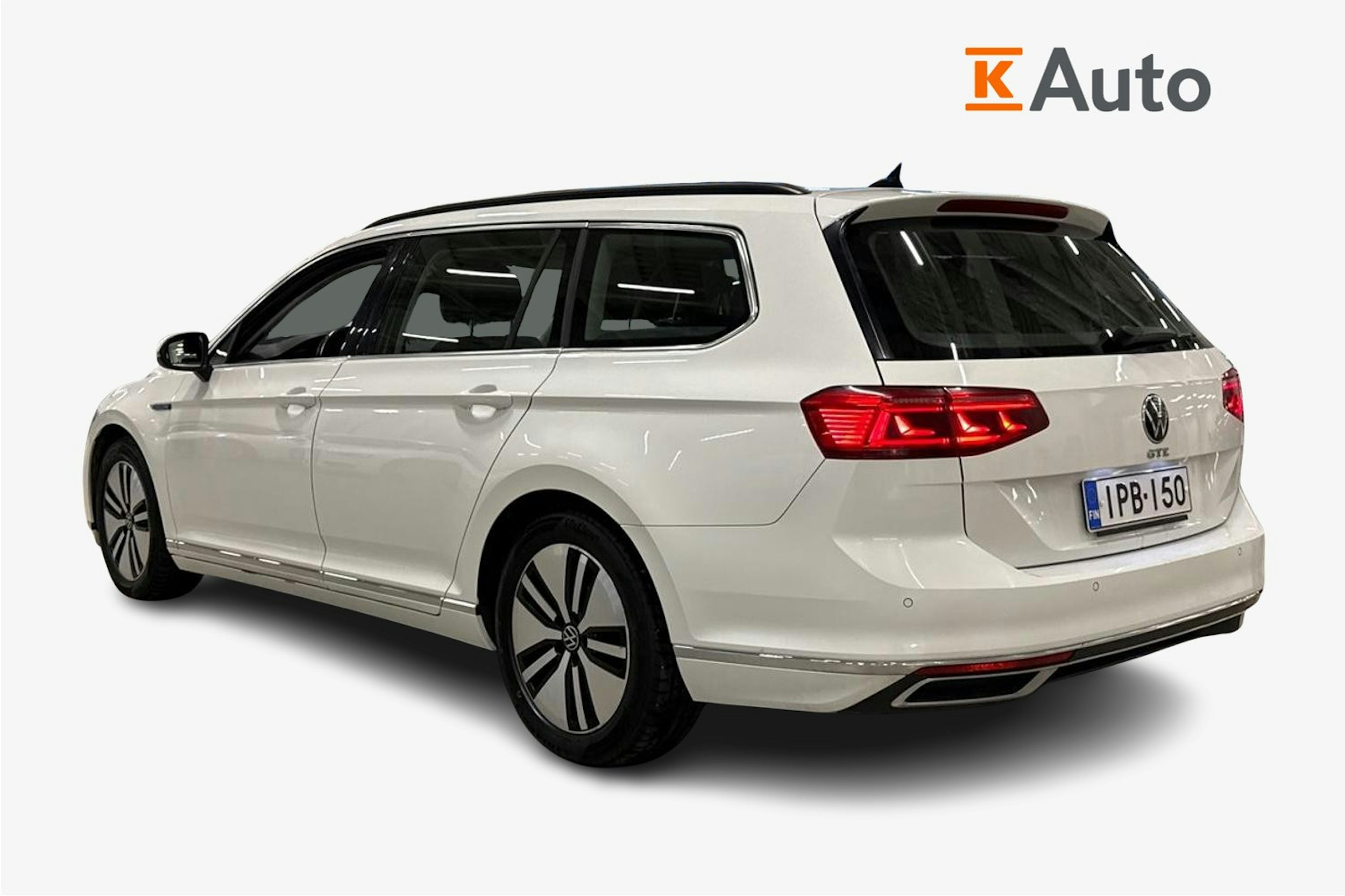 valkoinen Volkswagen Passat 2022 kuva 2.