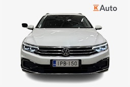 valkoinen Volkswagen Passat 2022 kuva 5.