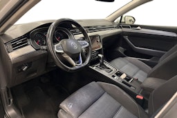 valkoinen Volkswagen Passat 2022 kuva 7.