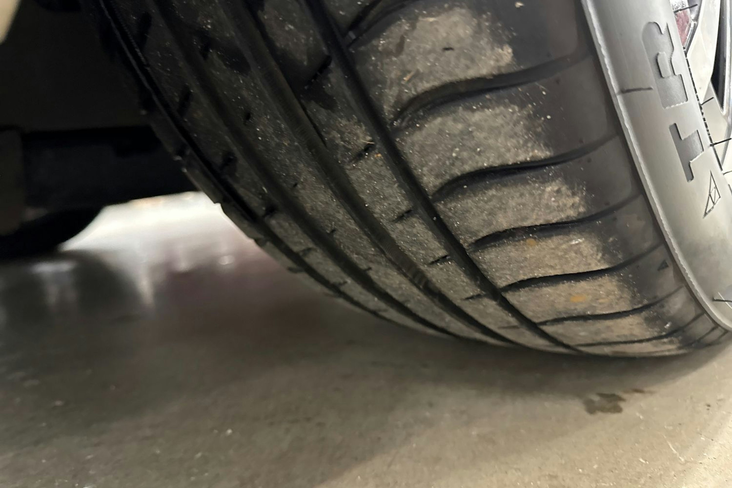 valkoinen Volkswagen Passat 2022 kuva 13.