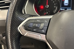 valkoinen Volkswagen Passat 2022 kuva 15.