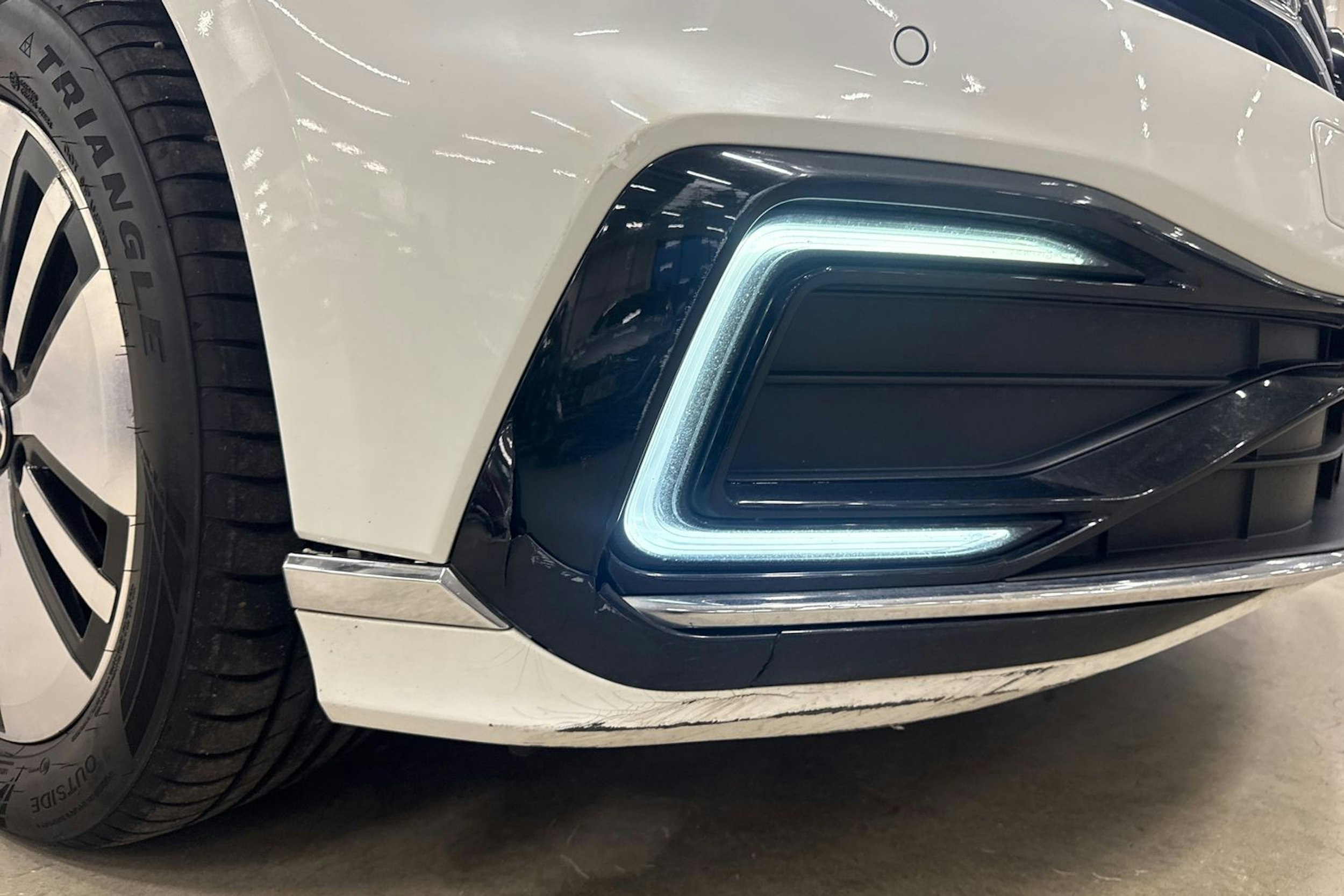 valkoinen Volkswagen Passat 2022 kuva 31.