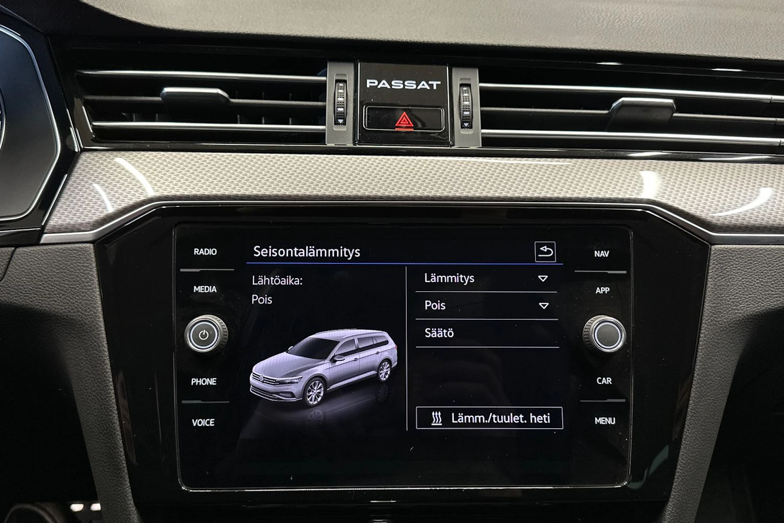 valkoinen Volkswagen Passat 2022 kuva 21.