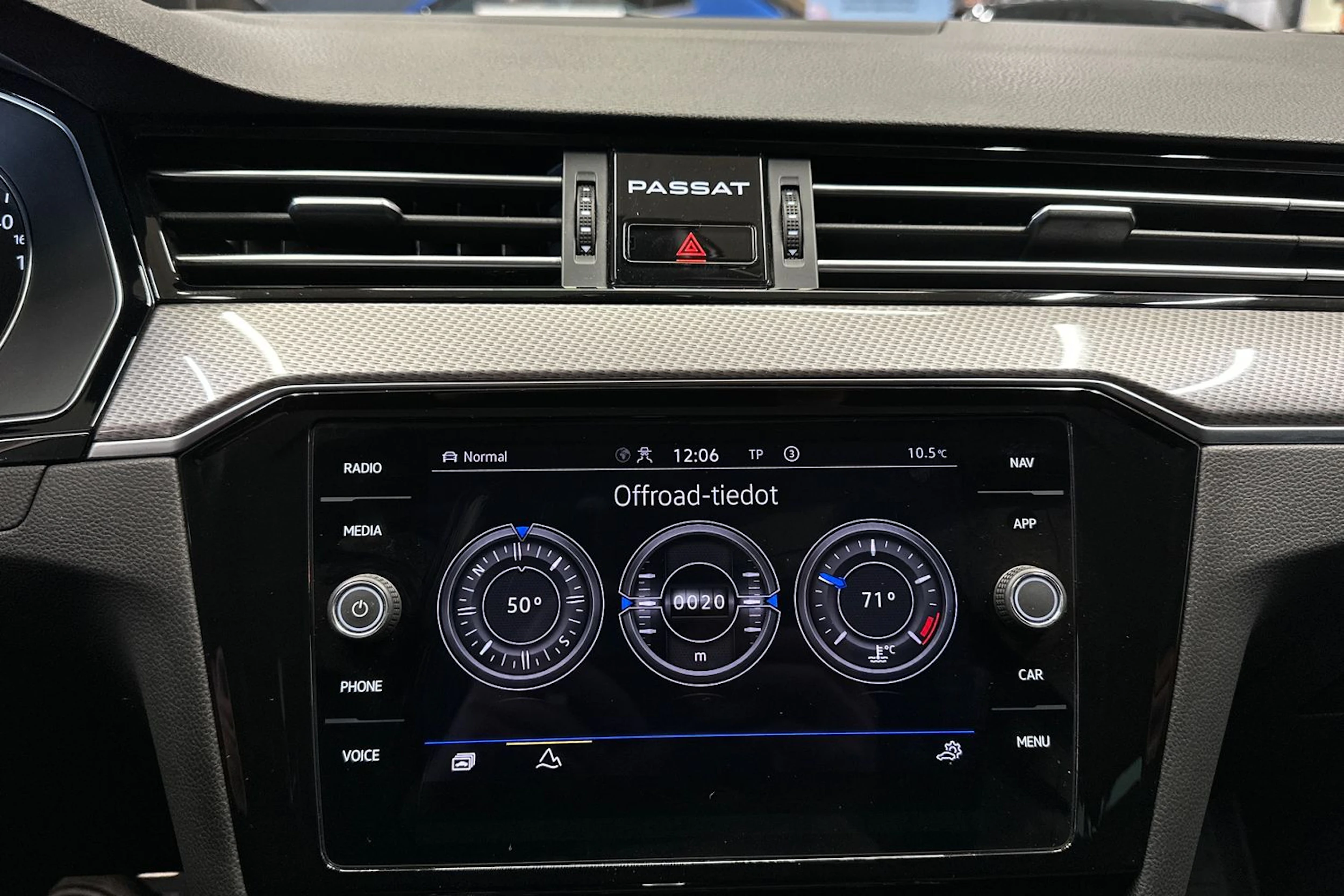 valkoinen Volkswagen Passat 2022 kuva 23.