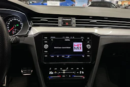 valkoinen Volkswagen Passat 2022 kuva 24.