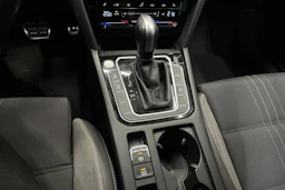 valkoinen Volkswagen Passat 2022 kuva 25.