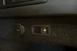 valkoinen Volkswagen Passat 2022 kuva 32.
