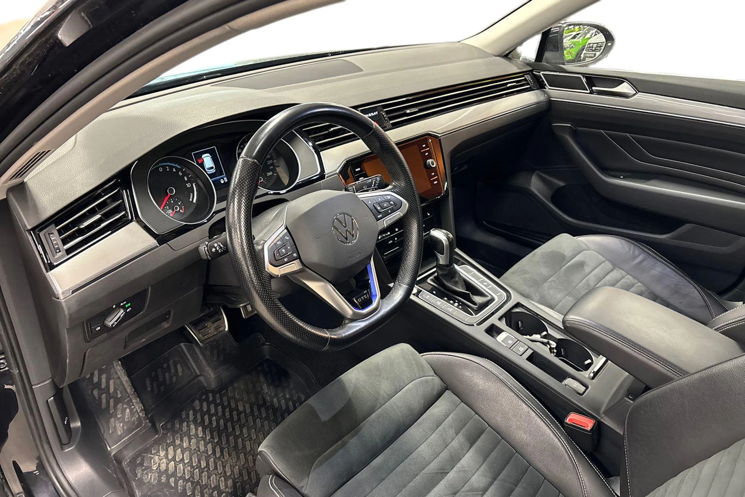 musta Volkswagen Passat 2022 kuva 3.