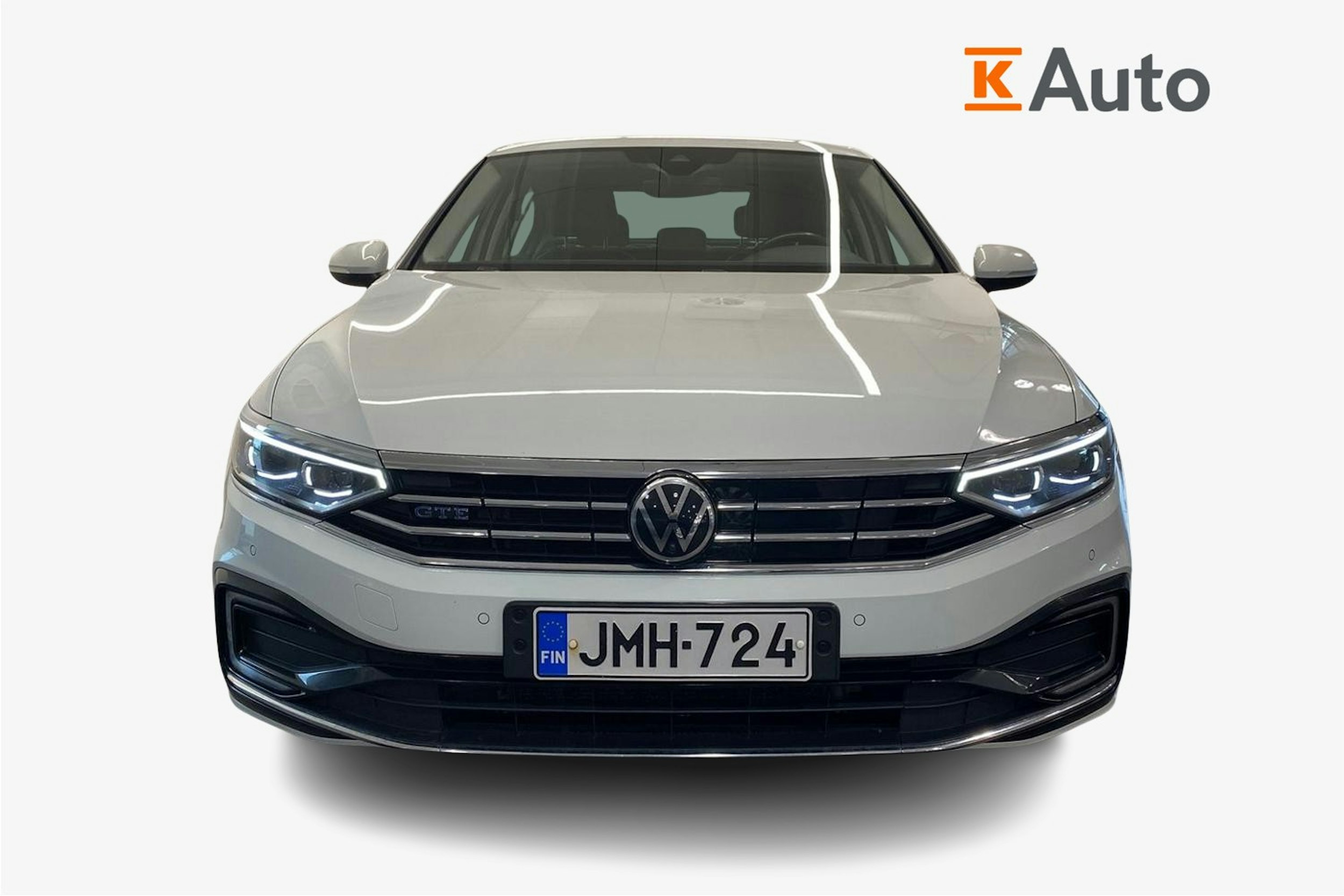 valkoinen Volkswagen Passat 2022 kuva 5.
