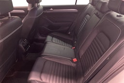 valkoinen Volkswagen Passat 2022 kuva 10.