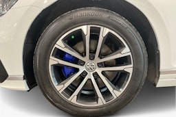 valkoinen Volkswagen Passat 2022 kuva 11.