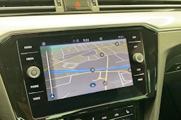 valkoinen Volkswagen Passat 2022 kuva 15.