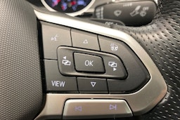 valkoinen Volkswagen Passat 2022 kuva 19.