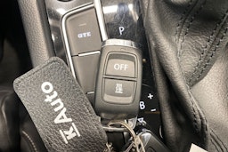 valkoinen Volkswagen Passat 2022 kuva 22.