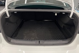 valkoinen Volkswagen Passat 2022 kuva 23.