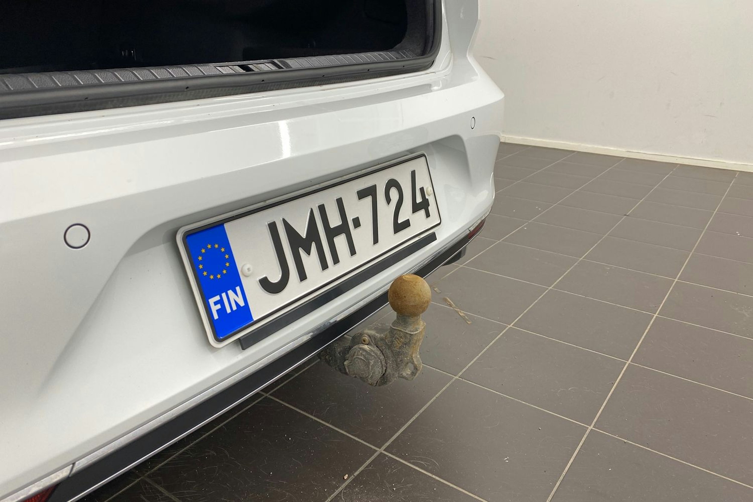 valkoinen Volkswagen Passat 2022 kuva 25.