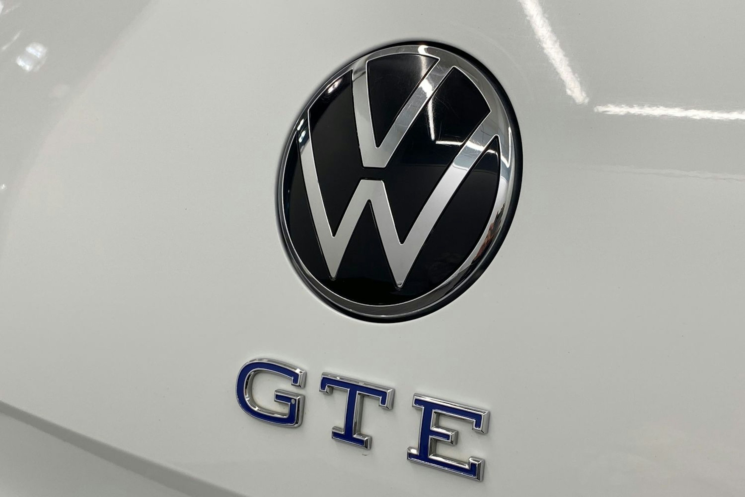 valkoinen Volkswagen Passat 2022 kuva 26.