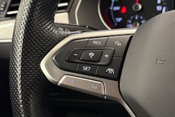 valkoinen Volkswagen Passat 2022 kuva 28.