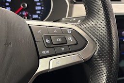valkoinen Volkswagen Passat 2022 kuva 29.