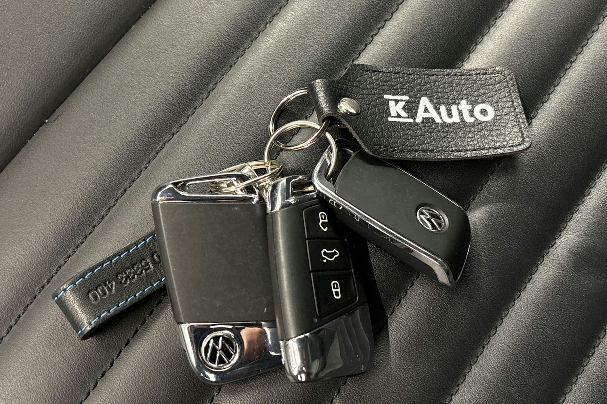 valkoinen Volkswagen Passat 2022 kuva 31.