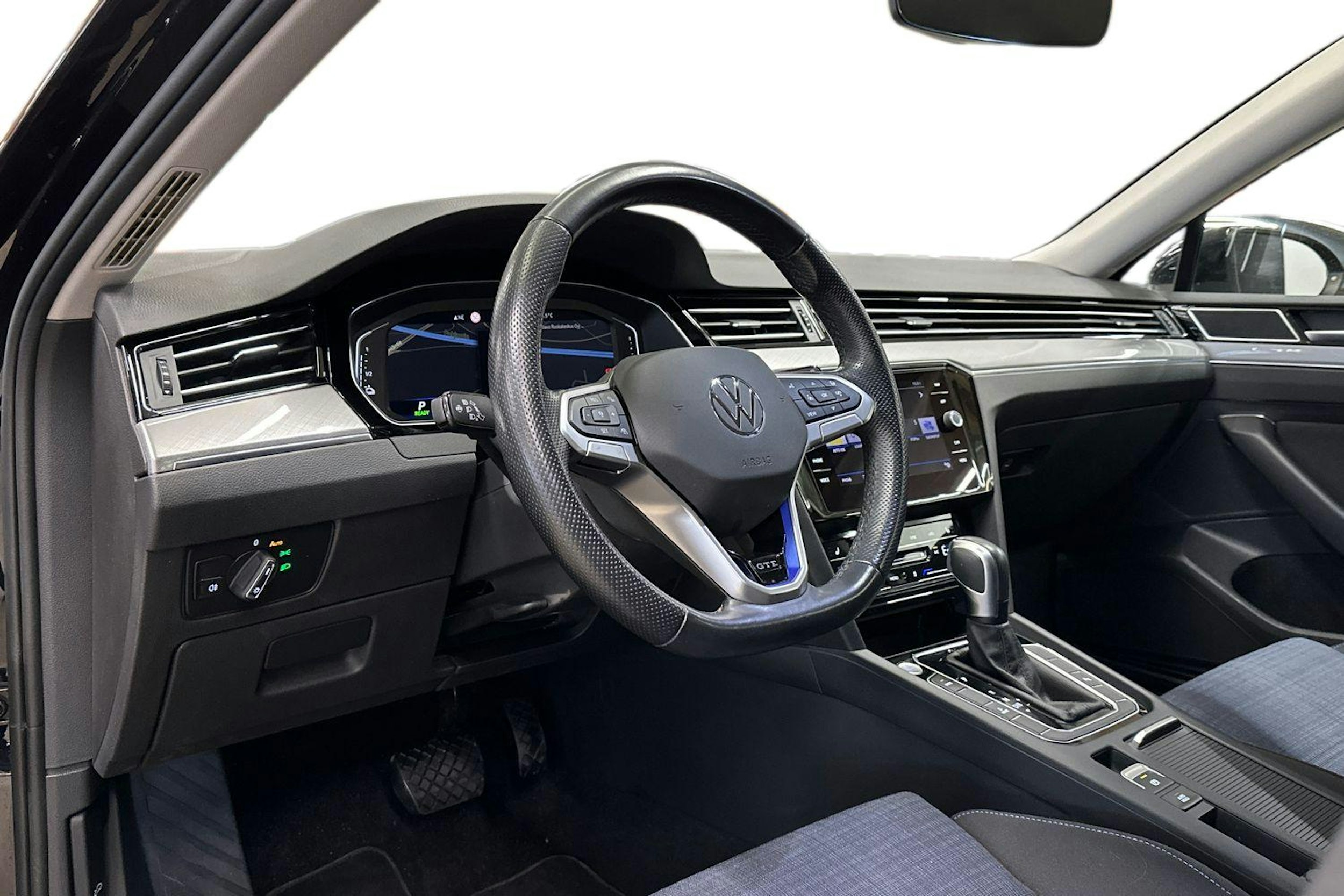 musta Volkswagen Passat 2022 kuva 7.