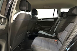 musta Volkswagen Passat 2022 kuva 10.