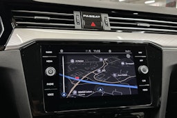 musta Volkswagen Passat 2022 kuva 17.