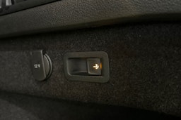 musta Volkswagen Passat 2022 kuva 28.