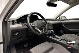 valkoinen Volkswagen Passat 2022 kuva 3.