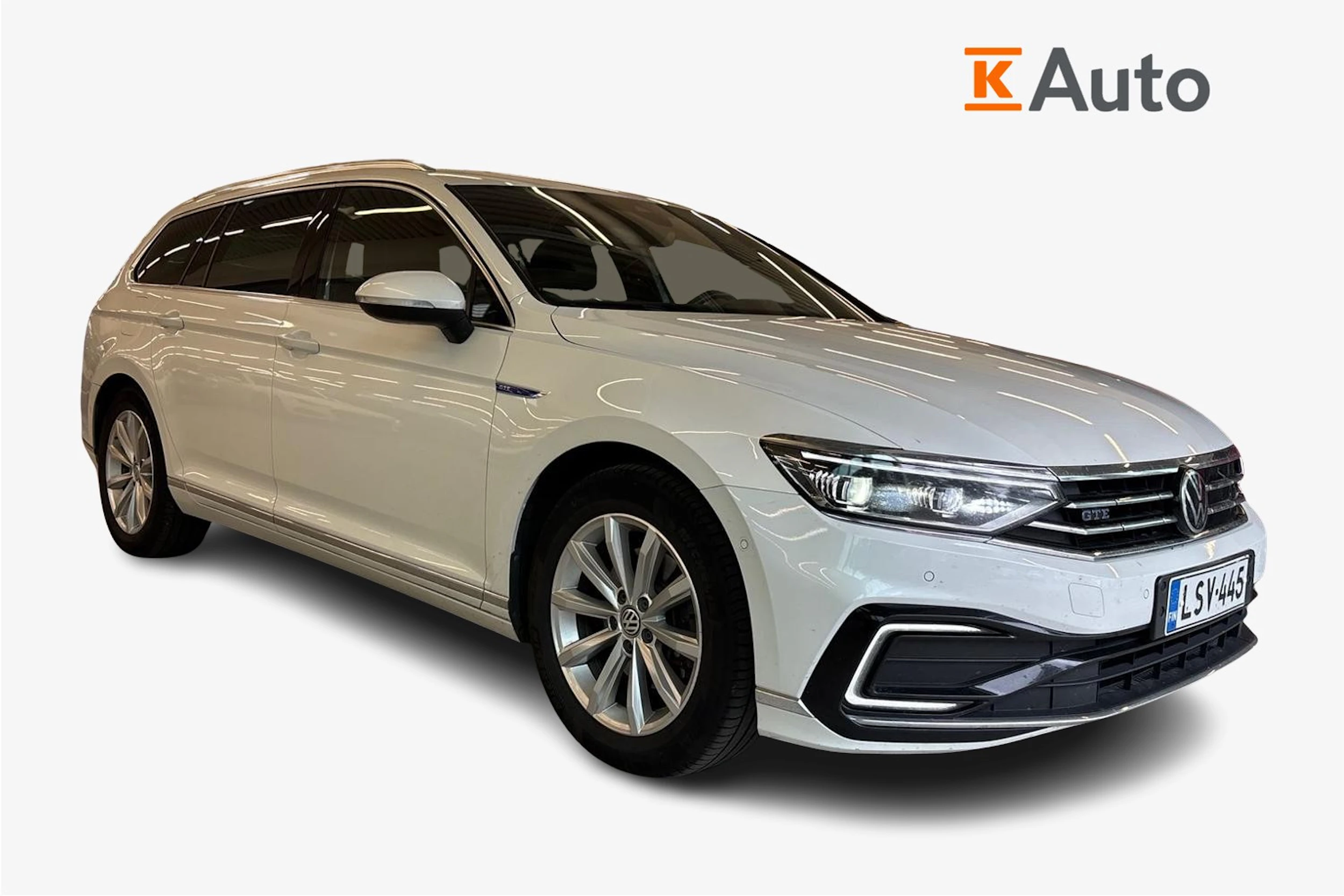Valkoinen Volkswagen PASSAT 2022 kuva 1.