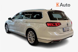 Valkoinen Volkswagen PASSAT 2022 kuva 2.