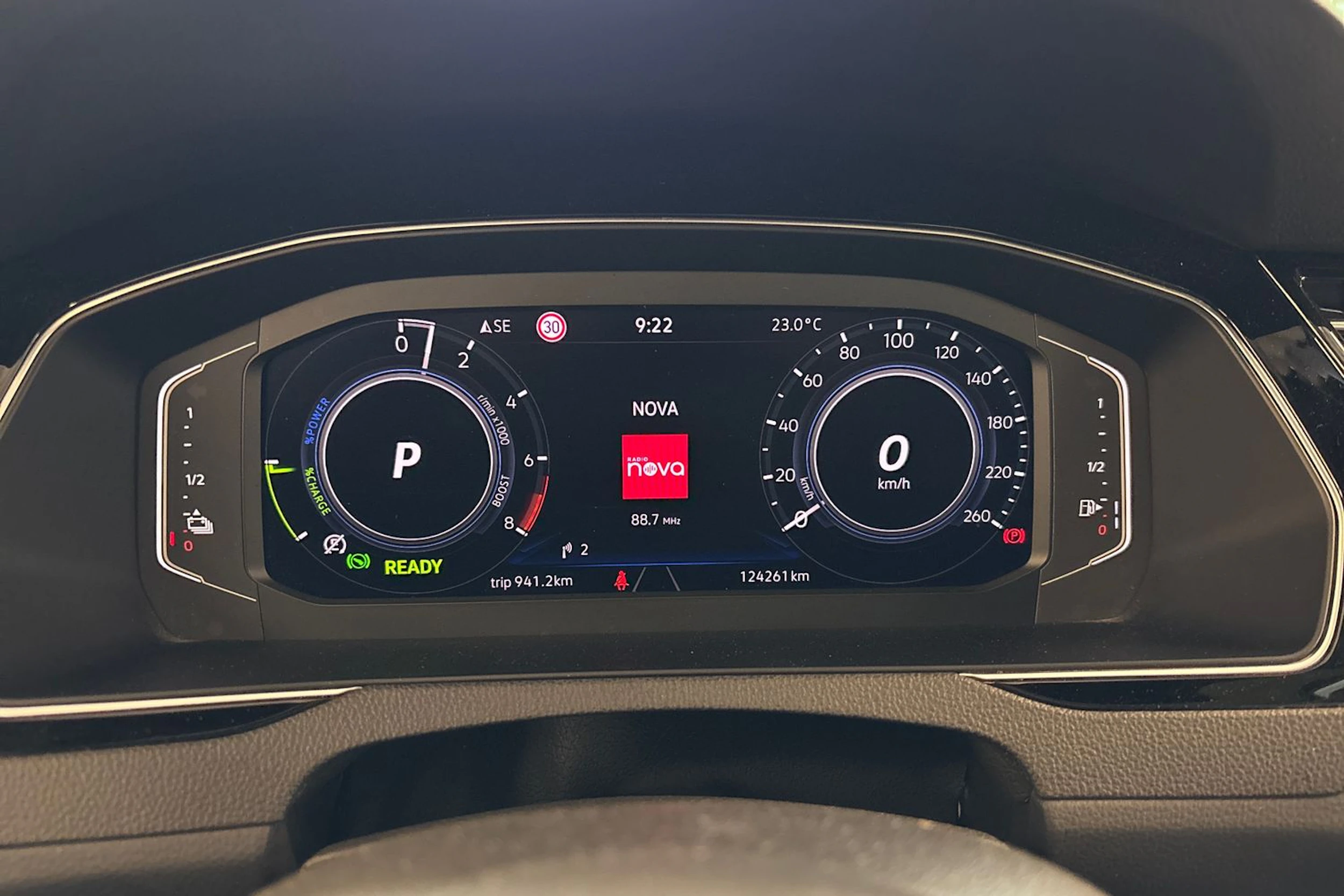 Valkoinen Volkswagen PASSAT 2022 kuva 4.