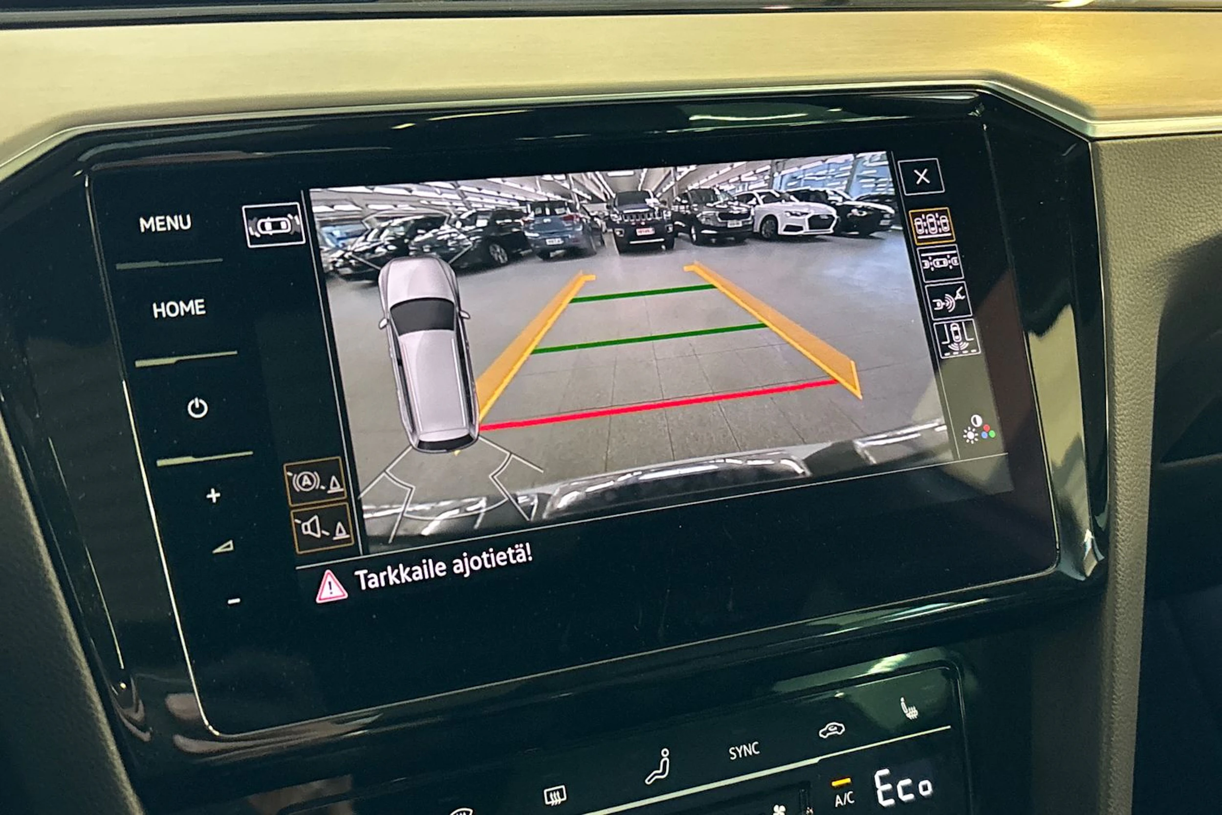 Valkoinen Volkswagen PASSAT 2022 kuva 6.