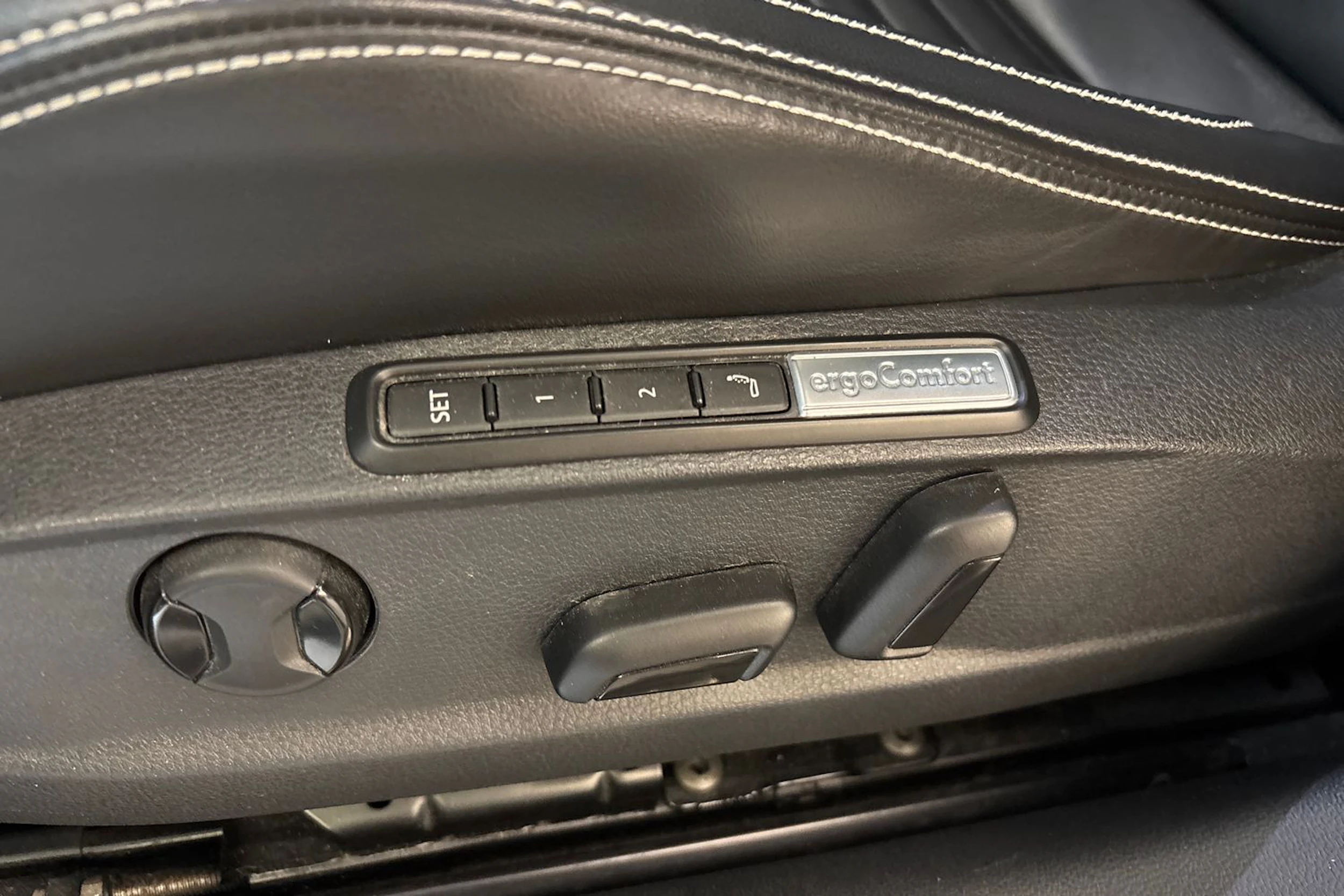 Valkoinen Volkswagen PASSAT 2022 kuva 7.